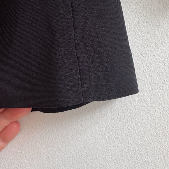 NORMA KAMALI • Long Sleeve Crew Top in Black - Picture 8 of 12